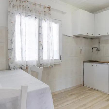 Blue House - Recently Renovated Appartamento Dafnila