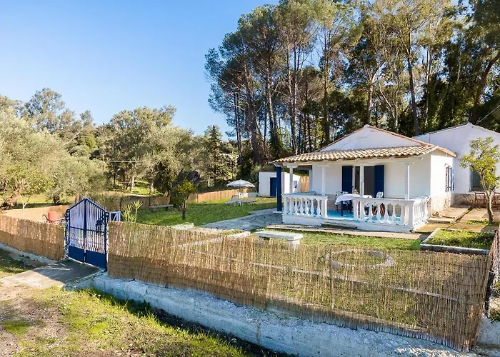 Blue House - Recently Renovated *