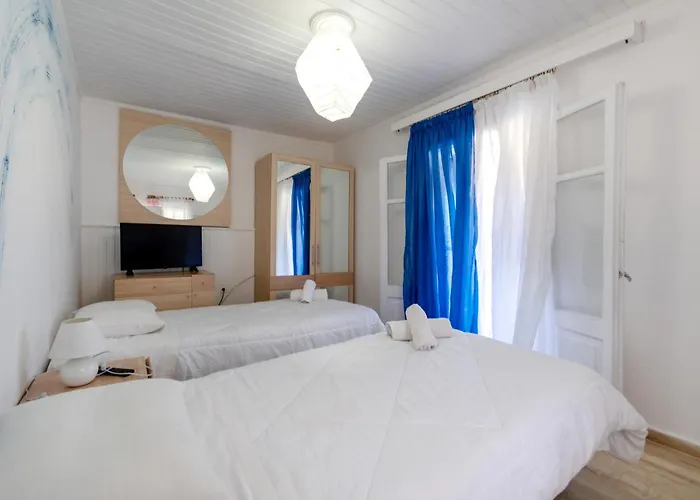 Blue House - Recently Renovated Daire *