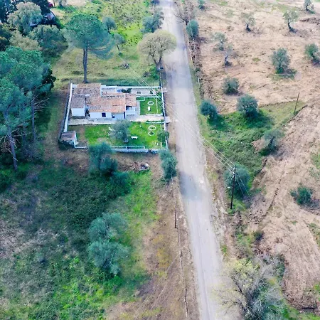 Blue House - Recently Renovated * Dafnila