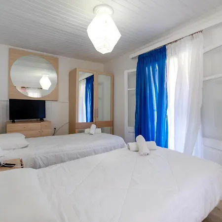 Blue House Apartment *