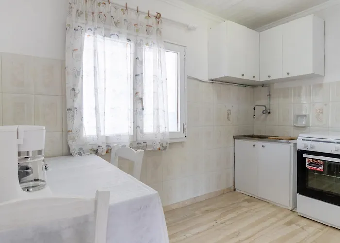 Blue House - Recently Renovated アパート Dafnila